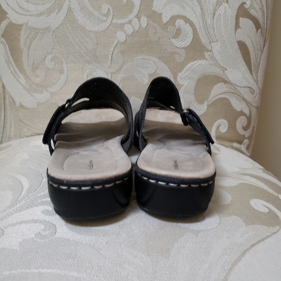 Black sandals - Picture 3 of 5